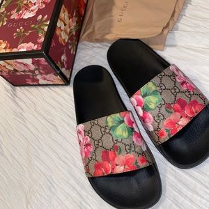 Gucci Bloom Slides